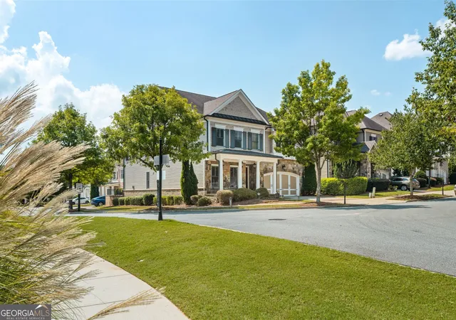 Photo 1 of Single family home for sale at 6385 Bellmoore Park Ln, Johns Creek, GA 30097 | MLS# 10840497 | Listing updated on 2026-09-18