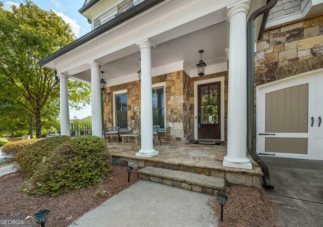 Photo 2 of Single family home for sale at 6385 Bellmoore Park Ln, Johns Creek, GA 30097 | MLS# 10840497 | Listing updated on 2026-09-18
