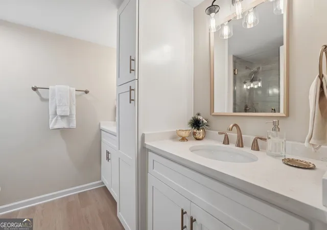 Listing Photo 5 - Condo for sale in building located at 6851 Roswell Rd, Atlanta, GA 30328 - Unit #F19