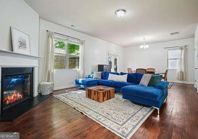 Photo 2 of Single family home for sale at 402 Wilshire Ct, Acworth, GA 30102 | MLS# 10759475 | Listing updated on 2026-10-10