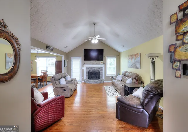 Photo 3 of Single family home for sale at 1106 Caroline Ct, Loganville, GA 30052 | MLS# 10822452 | Listing updated on 2026-10-08