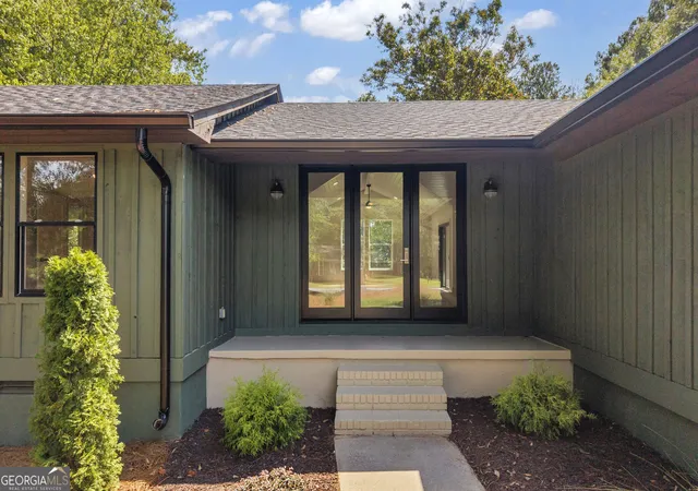Photo 2 of Single family home for sale at 1040 Woodbine Dr, Watkinsville, GA 30677 | MLS# 10841978 | Listing updated on 2026-09-09