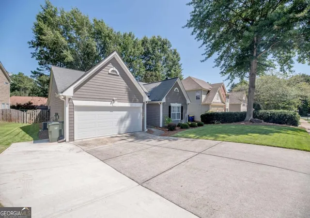 Photo 3 of Single family home for sale at 3036 Langley Close Nw, Kennesaw, GA 30144 | MLS# 10849502 | Listing updated on 2026-09-25