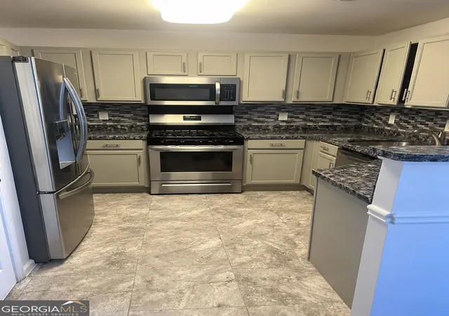 Photo 3 of Single family home for sale at 11812 Registry Blvd, Hampton, GA 30228 | MLS# 10842301 | Listing updated on 2026-09-18