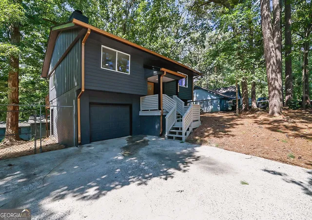 Photo 4 of Sale Pending at 1971 Pair Rd Sw, Marietta, GA 30008 | MLS# 10830877 | Listing updated on 2026-10-07