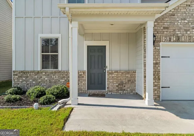 Photo 2 of Single family home for sale at 7627 Rudder Cir, South Fulton, GA 30213 | MLS# 10842178 | Listing updated on 2026-09-09
