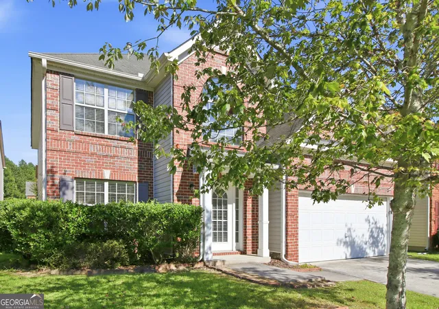 Photo 2 of Single family home for sale at 7650 Bowhead Ct, Fairburn, GA 30213 | MLS# 10838768 | Listing updated on 2026-10-05