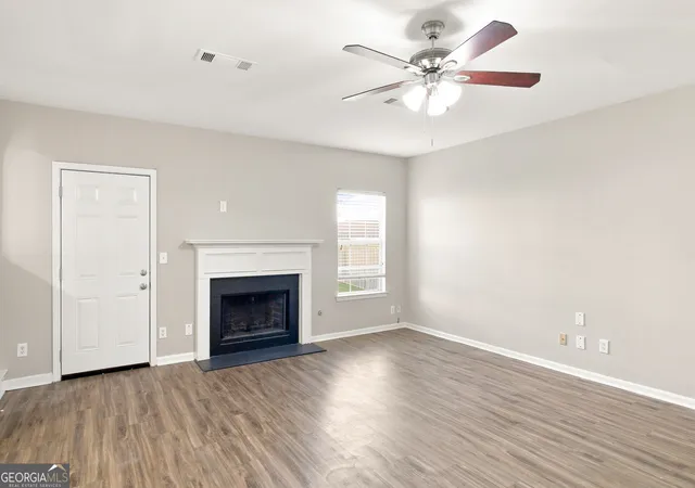 Photo 3 of Single family home for sale at 7650 Bowhead Ct, Fairburn, GA 30213 | MLS# 10838768 | Listing updated on 2026-10-05