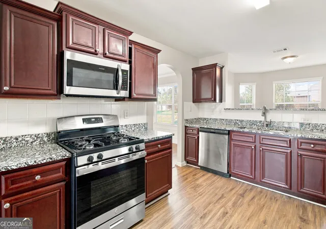 Photo 3 of Single family home for sale at 7650 Bowhead Ct, Fairburn, GA 30213 | MLS# 10838768 | Listing updated on 2026-10-05