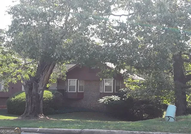 Photo 2 of Single family home for sale at 3299 Moravia Dr, Lithonia, GA 30038 | MLS# 10838081 | Listing updated on 2026-09-16