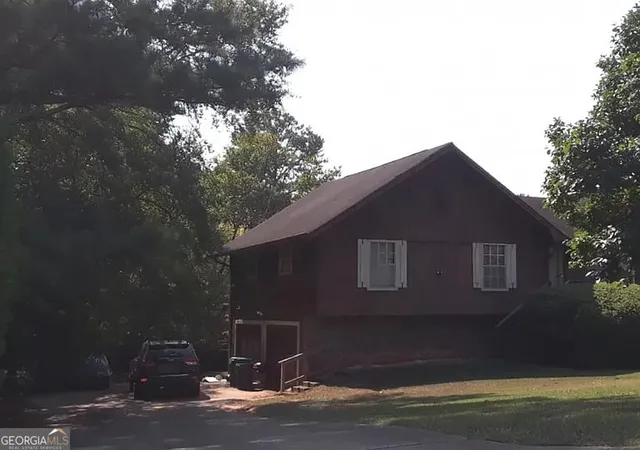 Photo 3 of Single family home for sale at 3299 Moravia Dr, Lithonia, GA 30038 | MLS# 10838081 | Listing updated on 2026-09-16