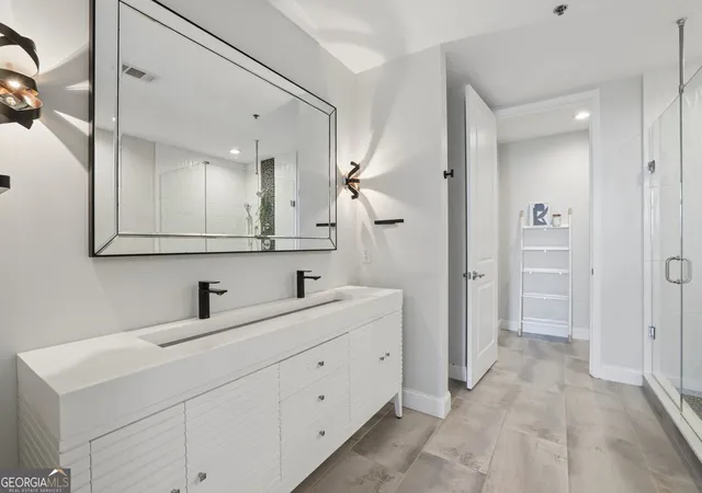 Listing Photo 4 - Condo for sale in building located at 270 17Th St Nw, Atlanta, GA 30363 - Unit #1403