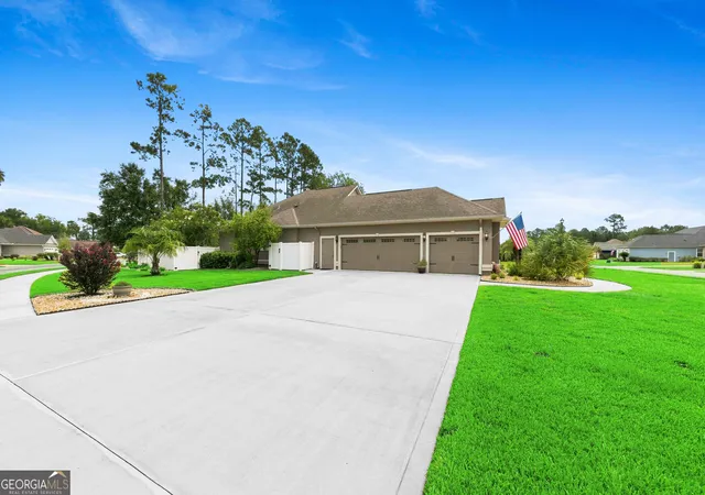 Photo 4 of Single family home for sale at 134 Fiddlers Cvs Dr, Kingsland, GA 31548 | MLS# 10839460 | Listing updated on 2026-09-10