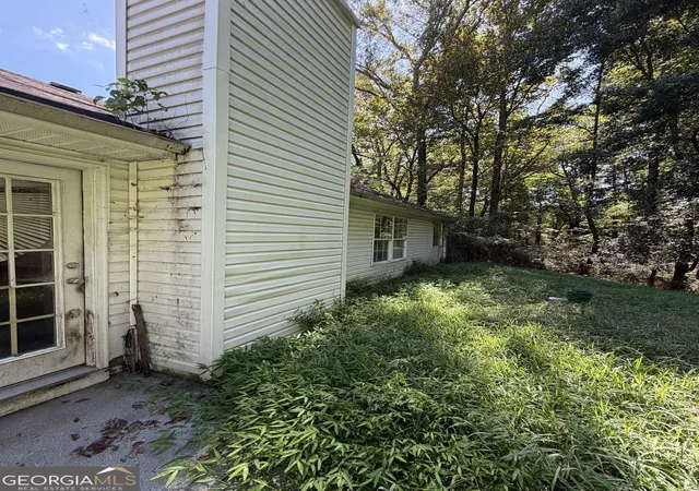 Photo 3 of Sale Pending at 5716 Wylake Dr, Norcross, GA 30093 | MLS# 10852416 | Listing updated on 2026-10-09