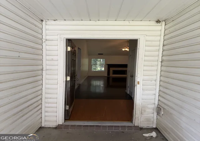 Photo 4 of Sale Pending at 5716 Wylake Dr, Norcross, GA 30093 | MLS# 10852416 | Listing updated on 2026-10-09