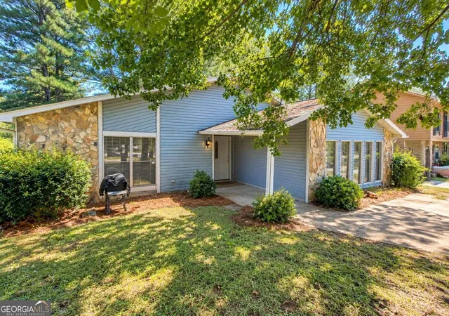 Photo 2 of Single family home for sale at 6260 Mozart Dr, Riverdale, GA 30296 | MLS# 10846144 | Listing updated on 2026-10-11