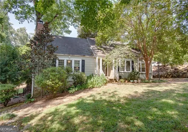 Photo 3 of Single family home for sale at 2743 Kimmeridge Dr, East Point, GA 30344 | MLS# 10839293 | Listing updated on 2026-09-17