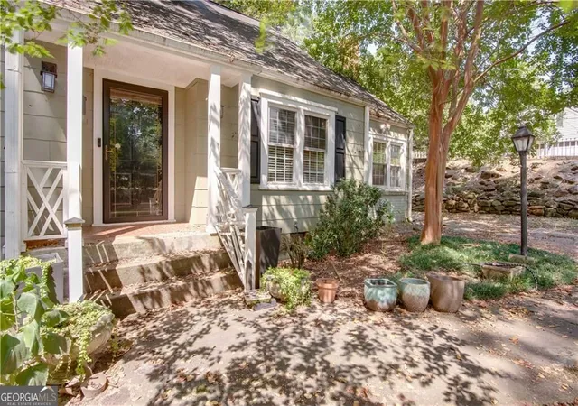 Photo 3 of Single family home for sale at 2743 Kimmeridge Dr, East Point, GA 30344 | MLS# 10839293 | Listing updated on 2026-09-17