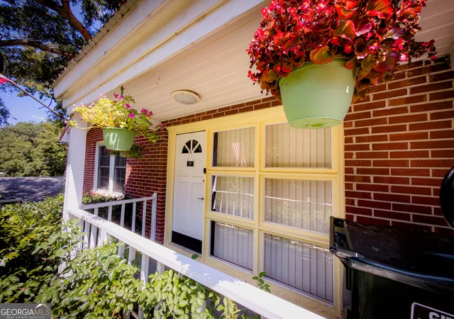 Photo 3 of Single family home for sale at 62 Oak St, Elberton, GA 30635 | MLS# 10841100 | Listing updated on 2026-09-20