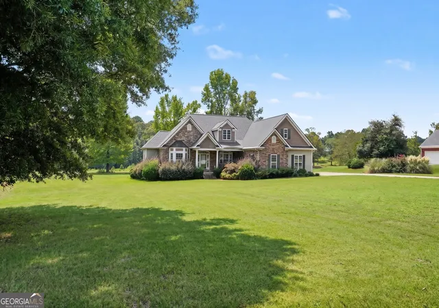 Photo 4 of Single family home for sale at 43 Wellington Dr, Griffin, GA 30224 | MLS# 10840190 | Listing updated on 2026-10-26