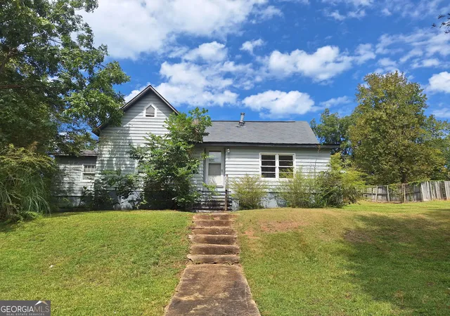 Photo 1 of Single family home for sale at 1024 Glenn St, Valley, AL 36854 | MLS# 10847287 | Listing updated on 2026-09-17