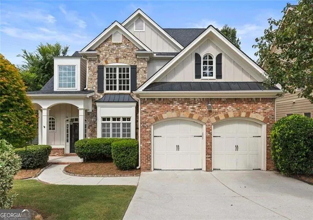 Photo 2 of Single family home for sale at 4054 Hl House Rd Sw, Smyrna, GA 30082 | MLS# 10842376 | Listing updated on 2026-09-23