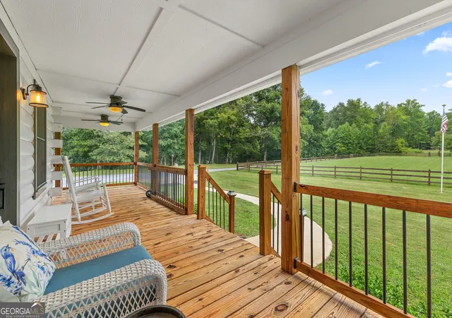 Photo 3 of Single family home for sale at 135 Mountain Ridge Dr, Clarkesville, GA 30523 | MLS# 10849203 | Listing updated on 2026-09-29