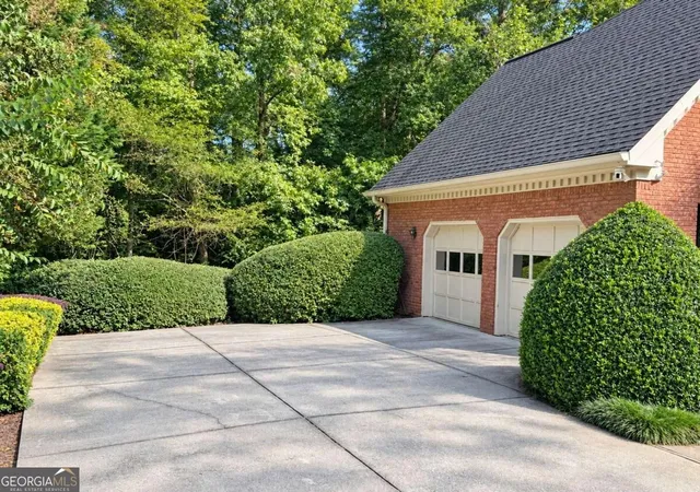 Photo 3 of Single family home for sale at 1455 Chinook Ct SW, Lilburn, GA 30047 | MLS# 10850083 | Listing updated on 2026-10-05