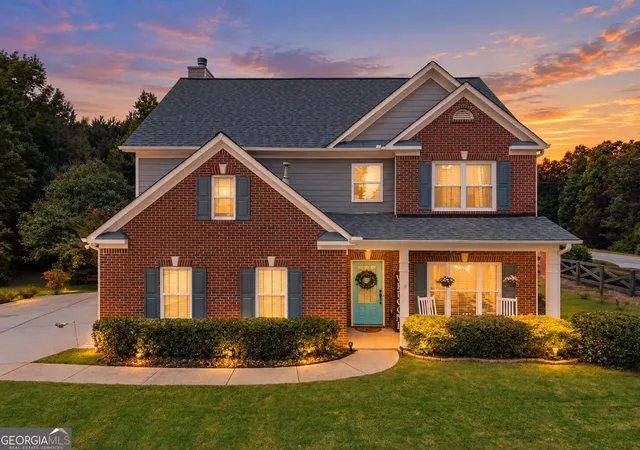 Photo 2 of Single family home for sale at 6104 Saddlehorse Dr, Flowery Branch, GA 30542 | MLS# 10853713 | Listing updated on 2026-10-08