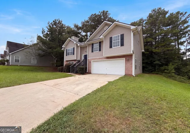Photo 3 of Single family home for sale at 3936 Kimberlyn Ct, Rex, GA 30273 | MLS# 10848124 | Listing updated on 2026-10-08