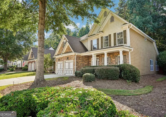 Photo 2 of Single family home for sale at 3335 The Cmns Dr, Cumming, GA 30041 | MLS# 10849058 | Listing updated on 2026-10-09