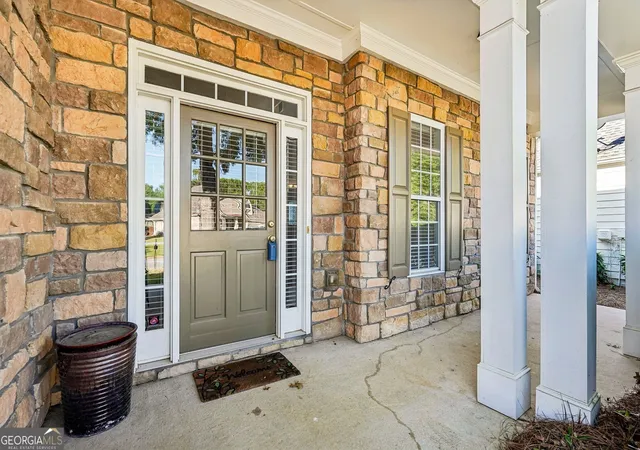 Photo 3 of Single family home for sale at 3335 The Cmns Dr, Cumming, GA 30041 | MLS# 10849058 | Listing updated on 2026-10-09