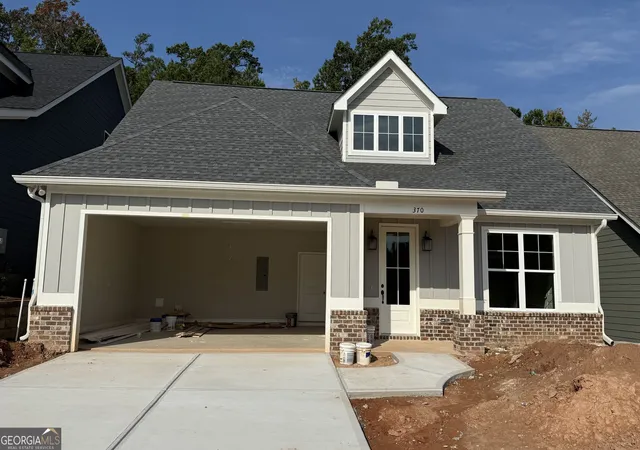 Photo 1 of Single family home for sale at 370 Maple View Dr, Carrollton, GA 30117 | MLS# 10850825 | Listing updated on 2026-10-06