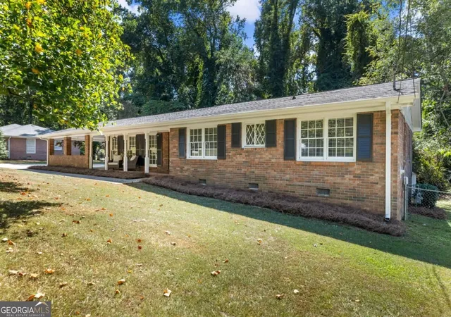 Photo 3 of Single family home for sale at 2065 Oak Rd, Snellville, GA 30078 | MLS# 10843908 | Listing updated on 2026-09-11