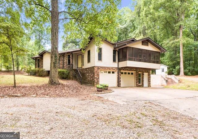 Photo 2 of Single family home for sale at 530 Adams Rd, Fayetteville, GA 30214 | MLS# 10853559 | Listing updated on 2026-09-25