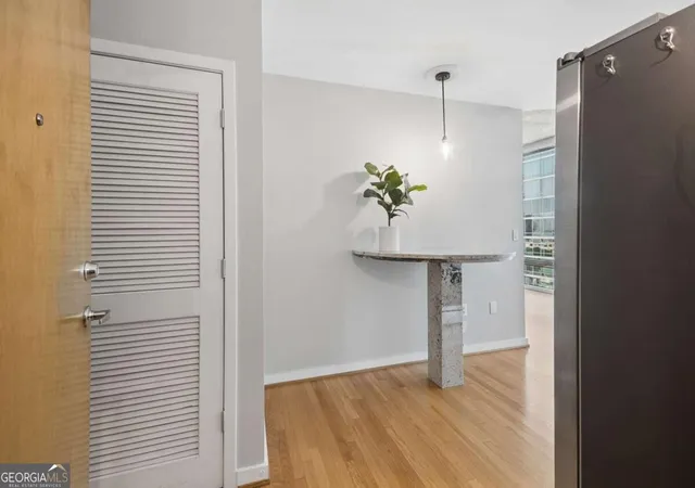 Listing Photo 1 - Condo for sale in building located at 923 Peachtree St Ne, Atlanta, GA 30309 - Unit #1332