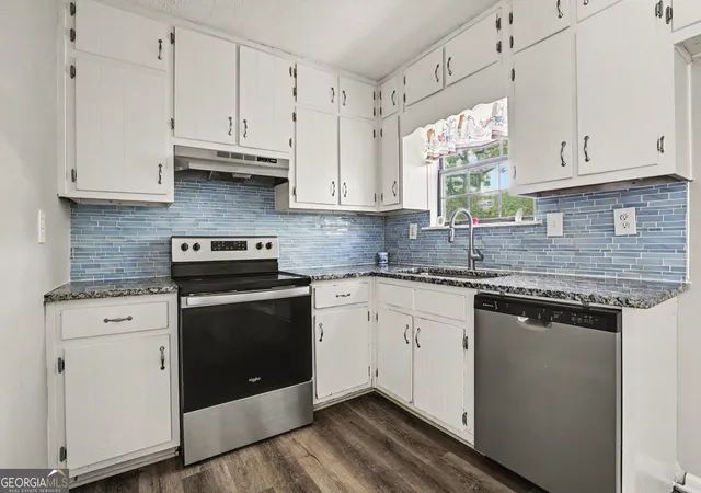 Photo 2 of Single family home for sale at 2541 Kelly Lake Dr, Decatur, GA 30032 | MLS# 10844012 | Listing updated on 2026-09-11