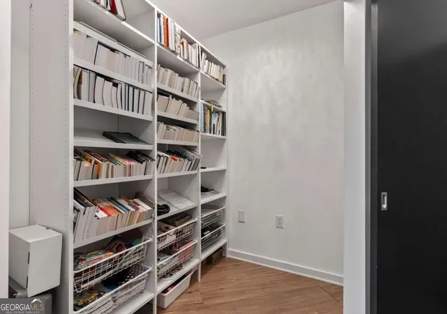 Listing Photo 1 - Condo for sale in building located at 260 18Th St Nw, Atlanta, GA 30363 - Unit #10226