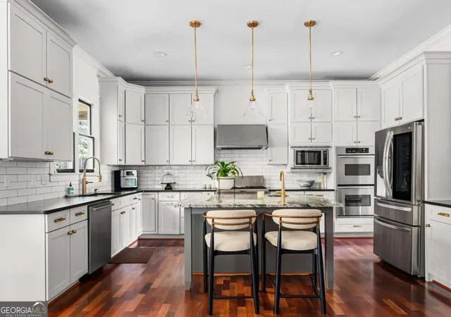 Photo 3 of Single family home for sale at 2732 Memorial Dr SE, Atlanta, GA 30317 | MLS# 10844909 | Listing updated on 2026-09-14