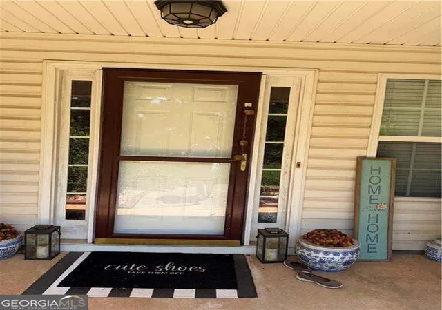 Photo 2 of Single family home for sale at 4404 Lowden Pt Point, Gainesville, GA 30506 | MLS# 10828768 | Listing updated on 2026-09-23