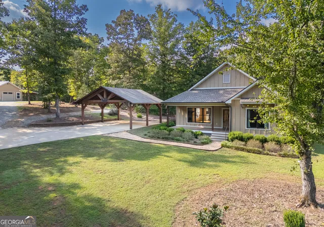 Photo 1 of Single family home for sale at 5240 Highway 17, Clarkesville, GA 30523 | MLS# 10850888 | Listing updated on 2026-10-06
