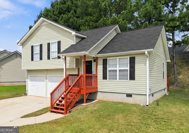 Single family home for sale at 102 Huntington Way, Dallas, GA 30132 | MLS# 10852240