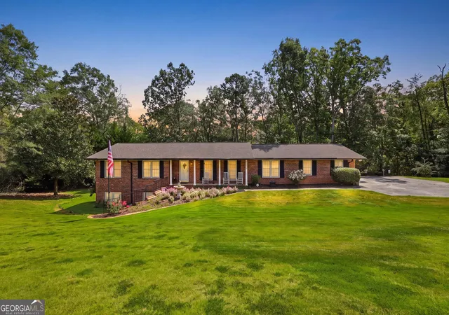Photo 2 of Single family home for sale at 155 Valley Rd, Toccoa, GA 30577 | MLS# 10843746 | Listing updated on 2026-09-10