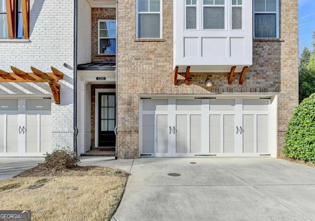 Photo 2 of Townhouse for sale at 5260 Cresslyn Ridge, Johns Creek, GA 30005 | MLS# 10837890 | Listing updated on 2026-09-17