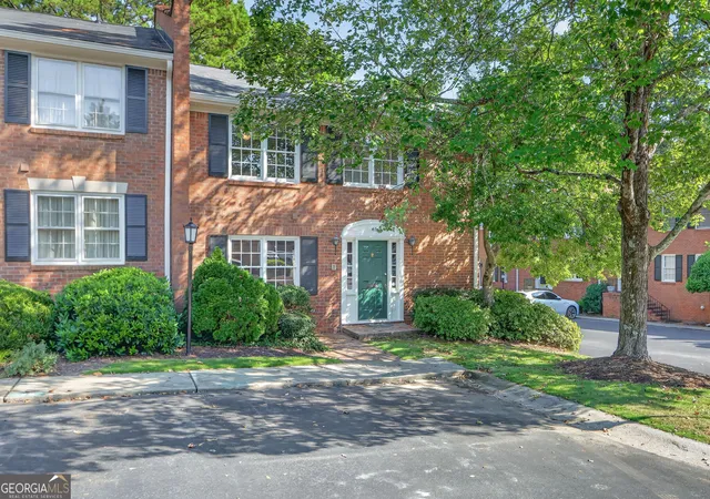 Photo 1 of Townhouse for sale at 4620 Wieuca Rd Ne #41, Atlanta, GA 30342 | MLS# 10847076 | Listing updated on 2026-09-23