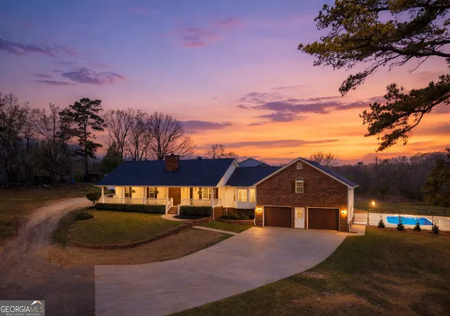 Photo 1 of Single family home for sale at 9902 Highway 16, Senoia, GA 30276 | MLS# 10839863 | Listing updated on 2026-09-18