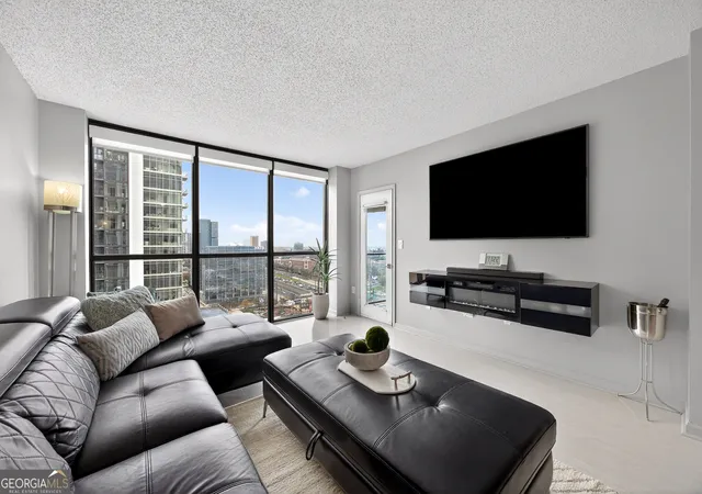 Photo 2 of Condo for sale at 1280 W Peachtree St Nw #APT 2708, Atlanta, GA 30309 | MLS# 10846040 | Listing updated on 2026-09-29