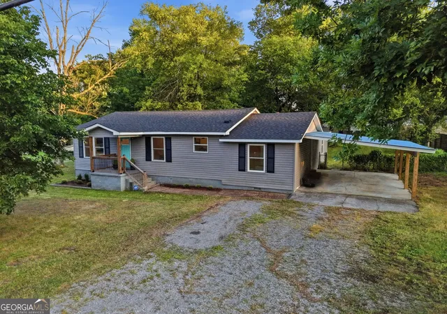 Photo 2 of Single family home for sale at 711 W James Ave, Rossville, GA 30741 | MLS# 10838502 | Listing updated on 2026-09-13