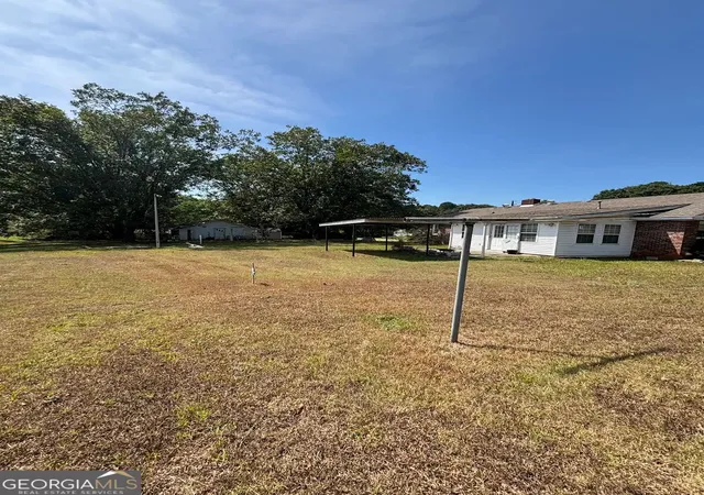 Photo 4 of Single family home for sale at 422 Bartson St, Lavonia, GA 30553 | MLS# 10845255 | Listing updated on 2026-09-27
