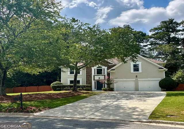Photo 2 of Single family home for sale at 2960 Saddlebrook Glen Dr, Cumming, GA 30041 | MLS# 10840334 | Listing updated on 2026-09-27